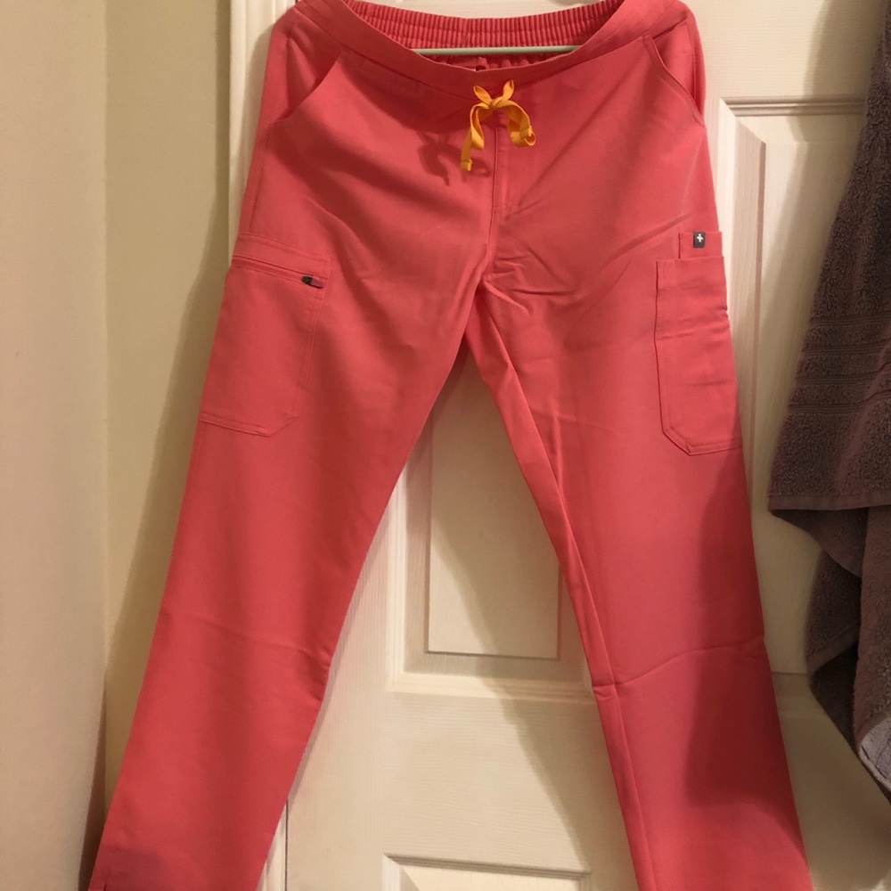 Figs scrubs small neon pink yola